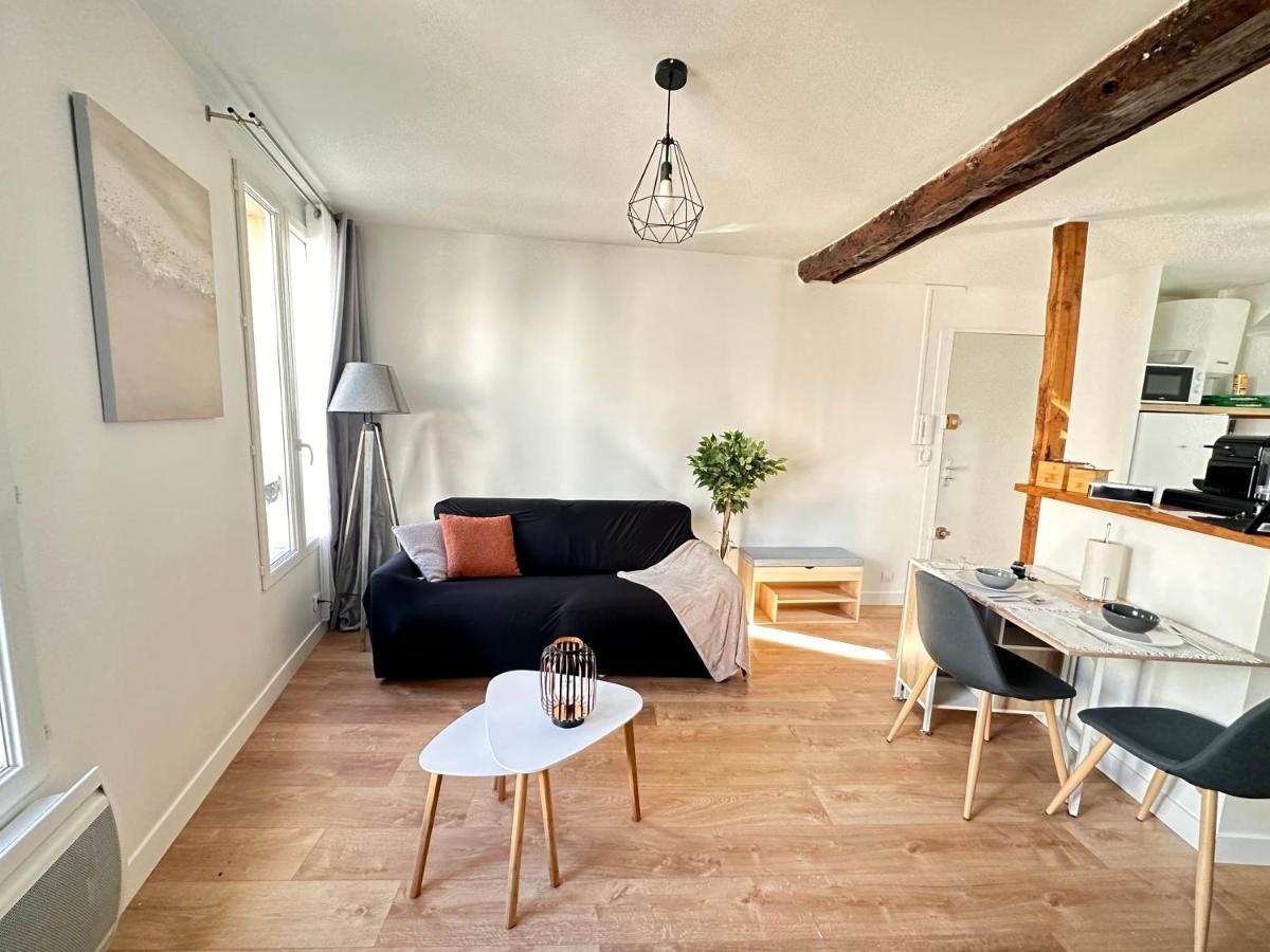 Home Up Pontoise Exterior foto